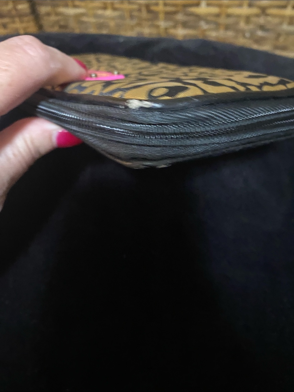 GUC Luv Betsy by Betsy Johnson gold Metalic Cheetah Print zip around Wallet - Picture 7 of 11